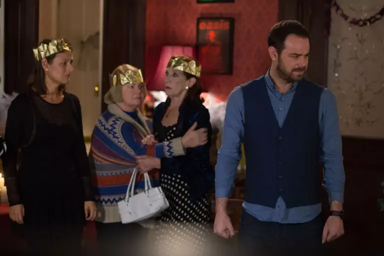 eastenders-boxing-day-2025-33.webp