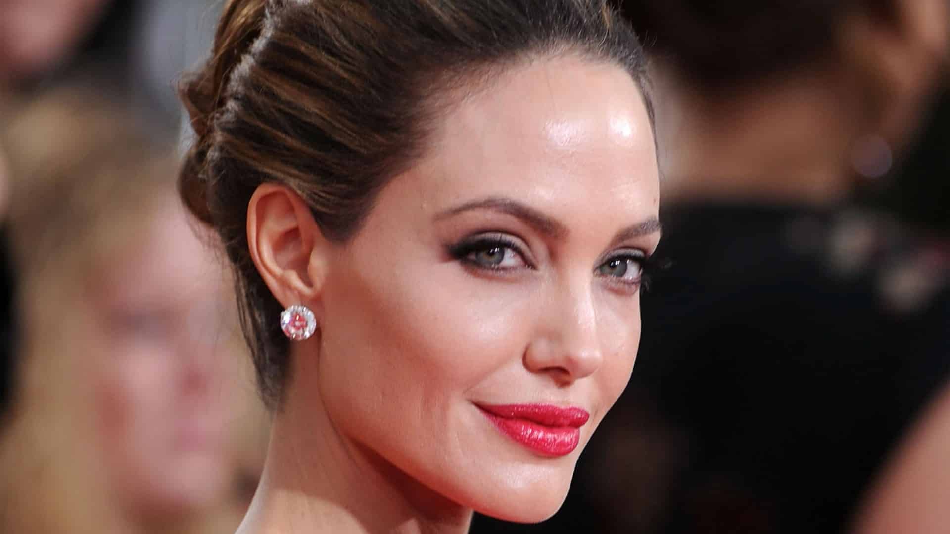 angelina-jolie-1672.jpeg