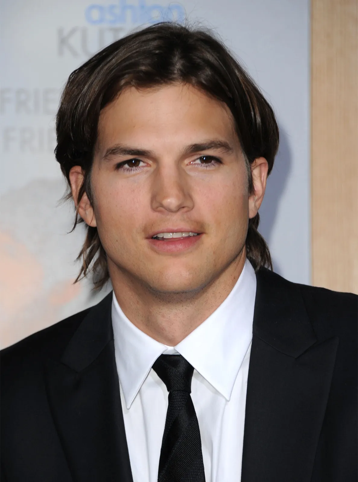 ashton-kutcher-1509.webp