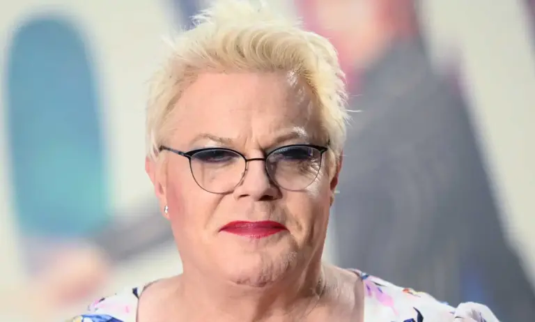 eddie-izzard-735.webp