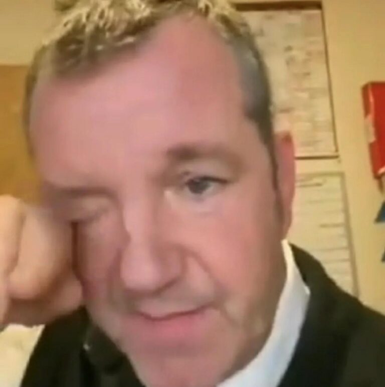 funeral-director-1280.jpeg
