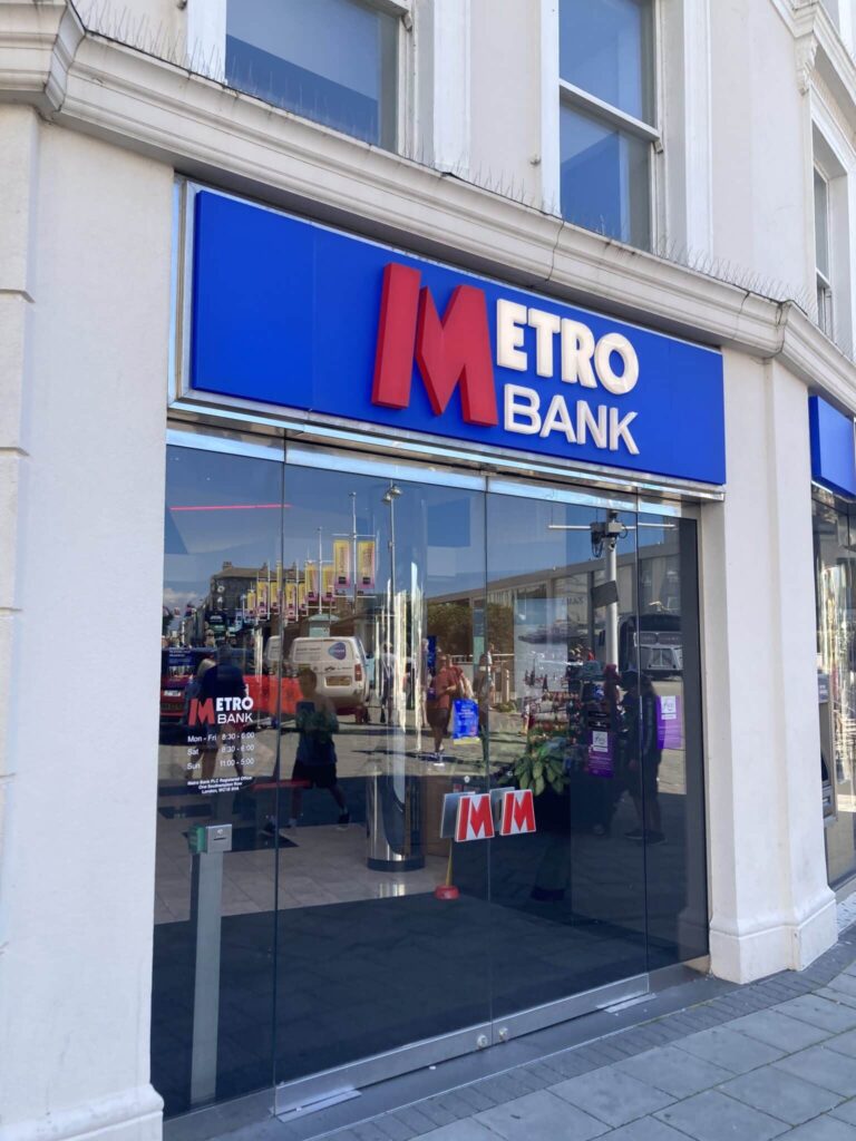 metro-bank-1560.jpeg