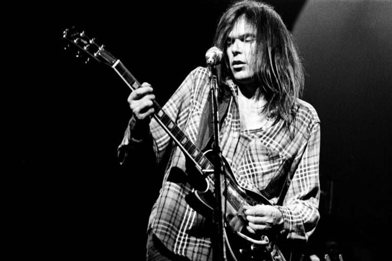 neil-young-406.jpeg