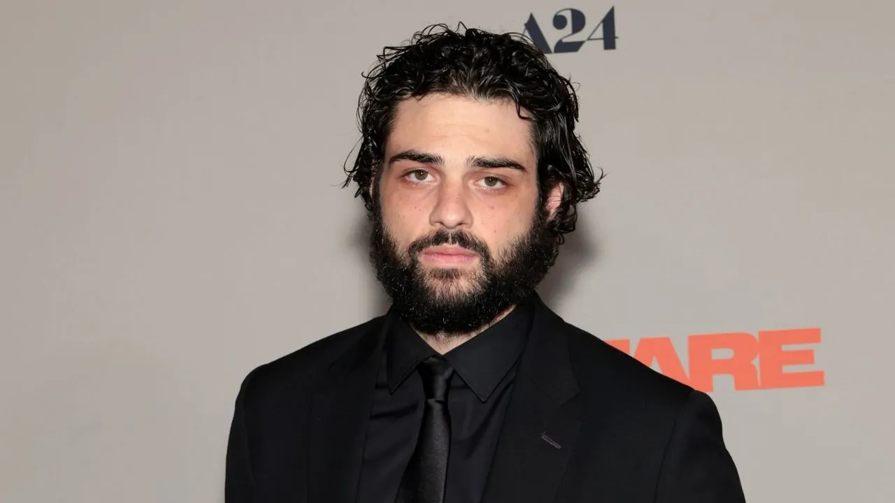 noah-centineo-103.webp