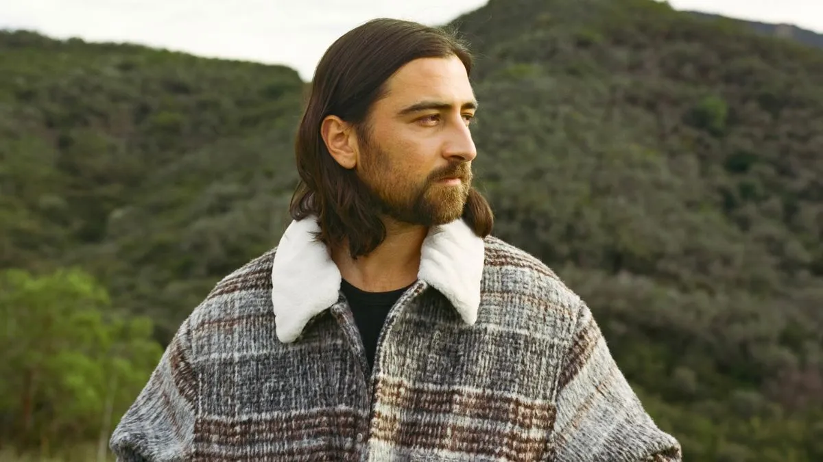 noah-kahan-52.webp