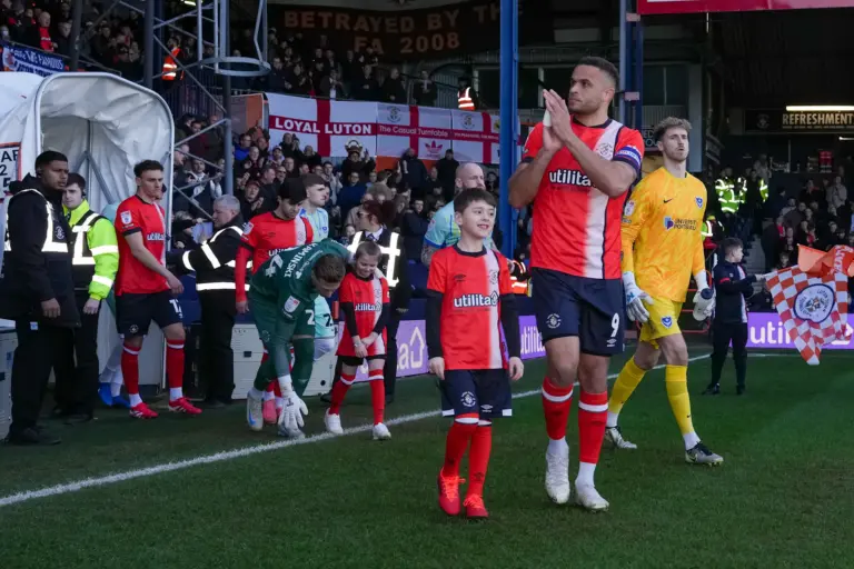 plymouth-vs-luton-town-353.webp