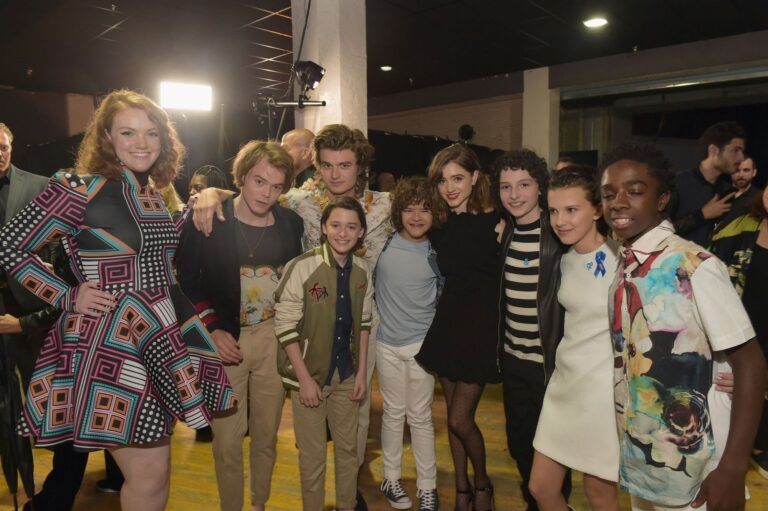 stranger-things-cast-1856.jpeg