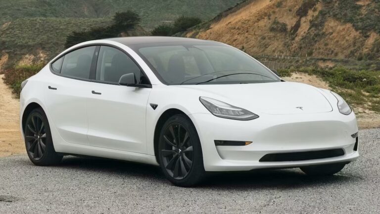 tesla-model-3-264.jpg