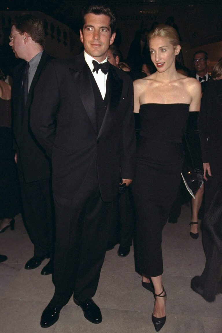carolyn-bessette-kennedy-180.jpeg