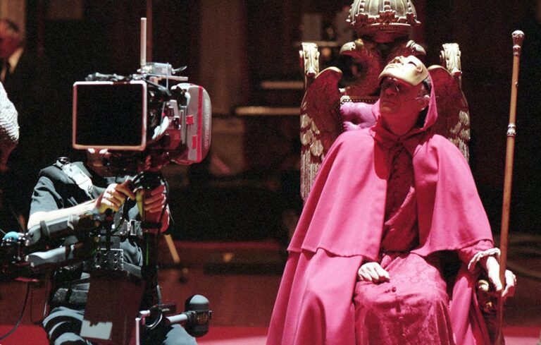 eyes-wide-shut-149.jpeg