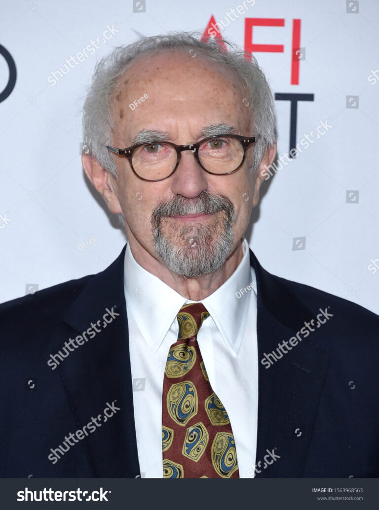 jonathan-pryce-316.jpeg