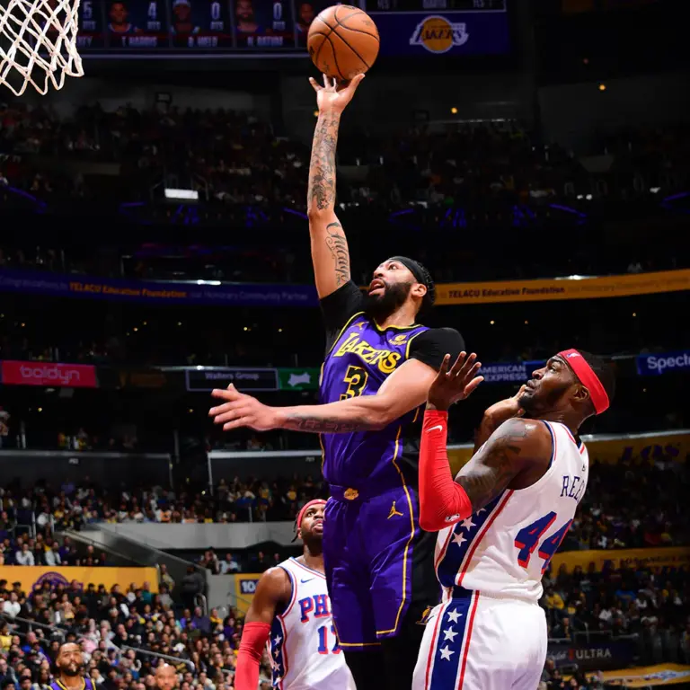 lakers-vs-76ers-705.webp