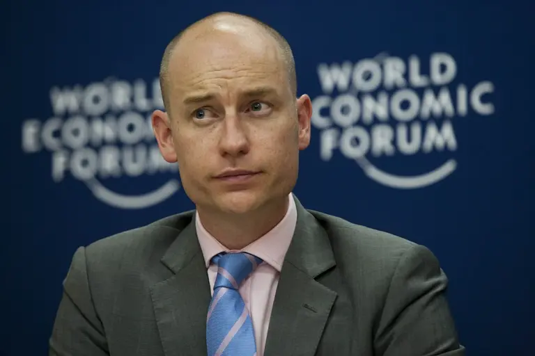 stephen-kinnock-450.webp