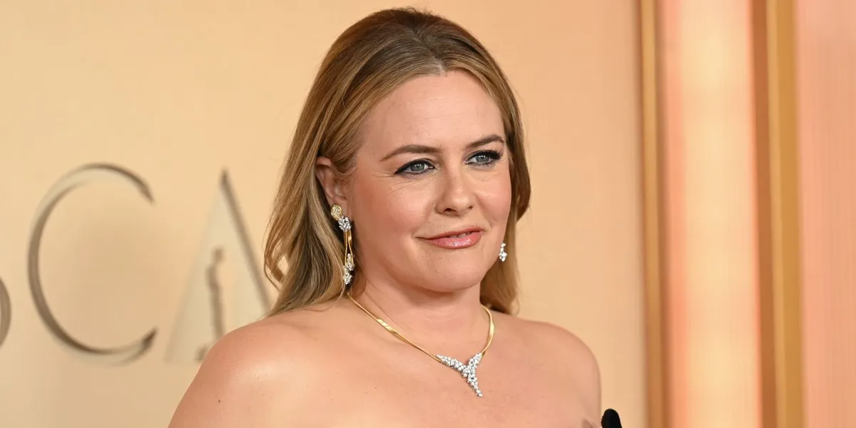 alicia silverstone — US news