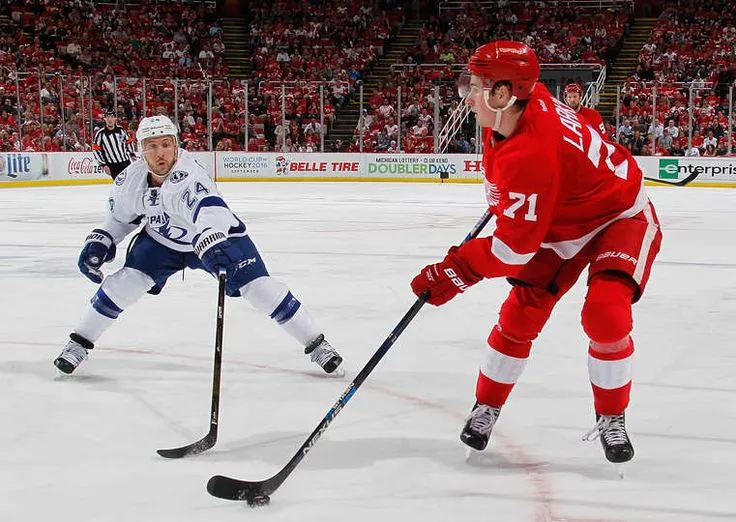 red wings vs lightning — US news