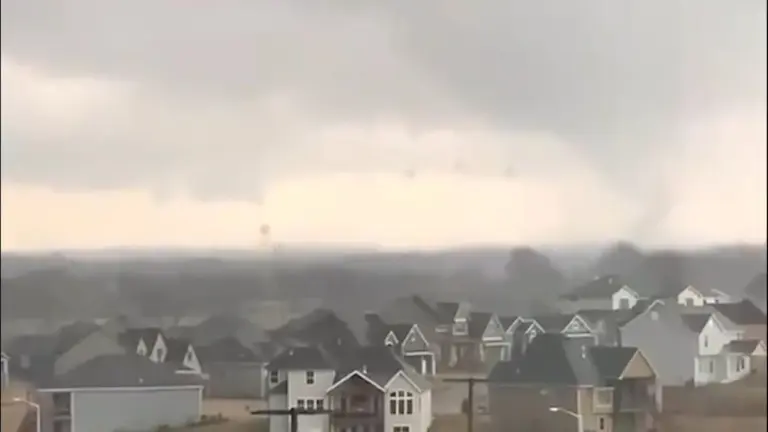 tornado kansas city — US news