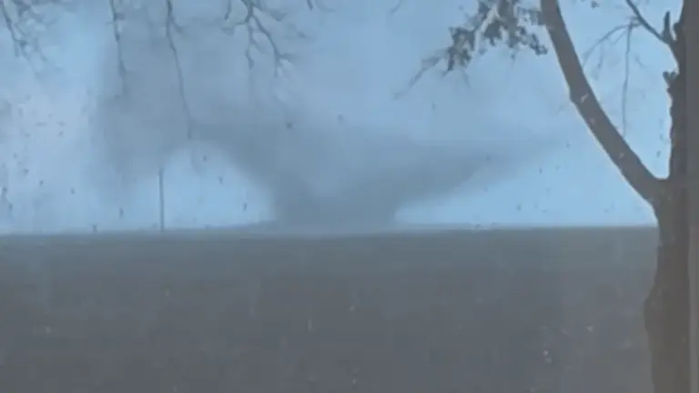 tornado watch vs warning — US news